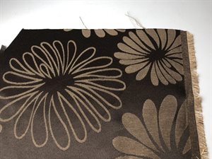 Gardinstof - skønne retroblomster og brun baggrund
